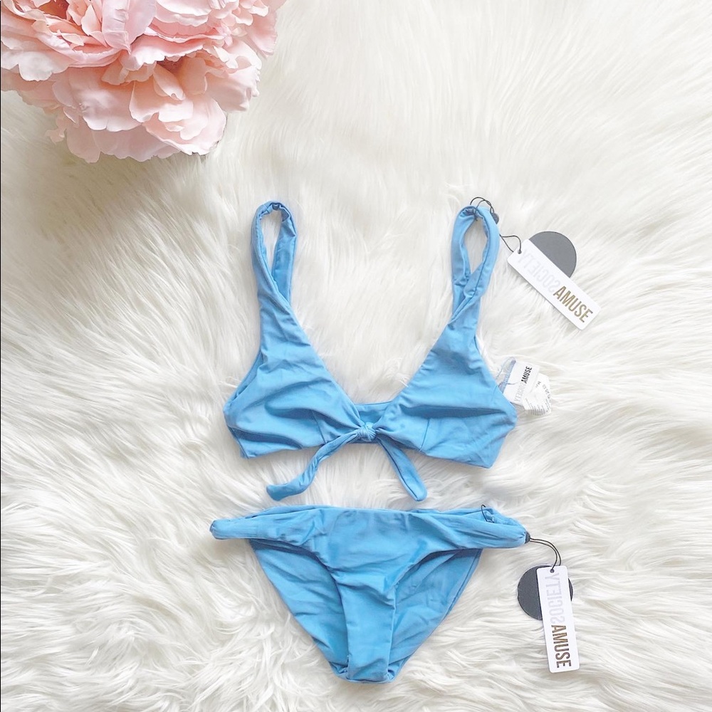 🌟SOLD🌟NWT Amuse Society Blue Tie Set